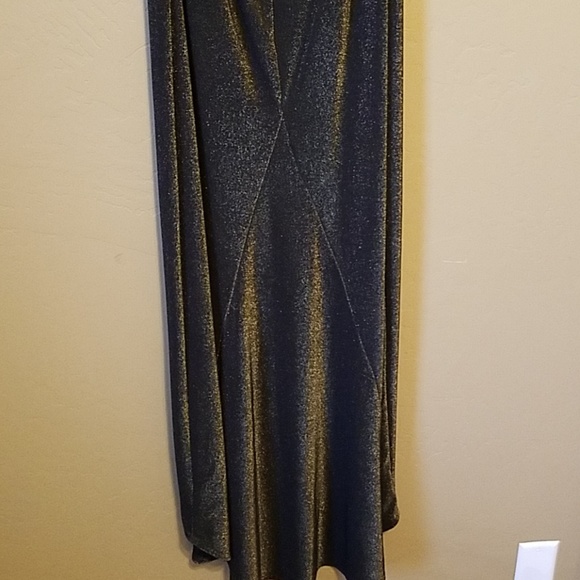 City Triangles beautiful evening gown - Picture 6 of 7